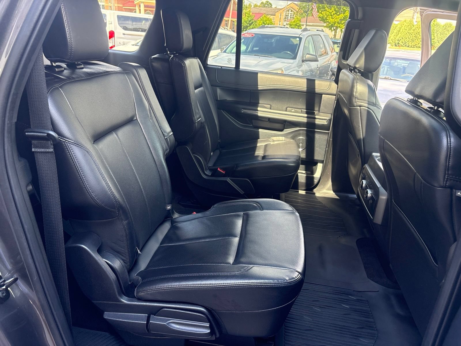 Used 2021 Ford Expedition Max XLT AWD/4WD image 23
