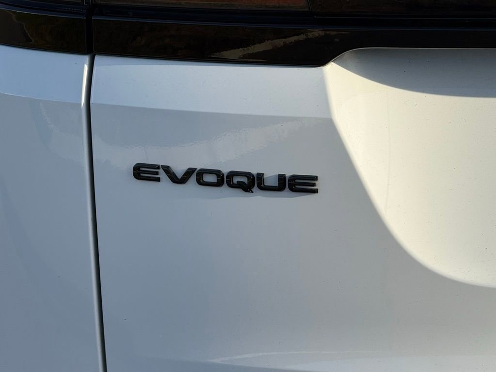 Certified 2026 Land Rover Range Rover Evoque Dynamic SE AWD/4WD image 38