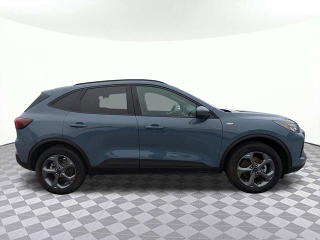Used 2025 Ford Escape ST-Line Select AWD/4WD image 2