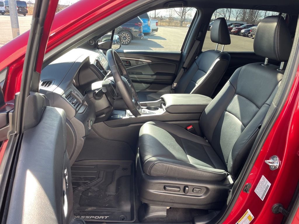 Used 2025 Honda Passport EX-L image 8