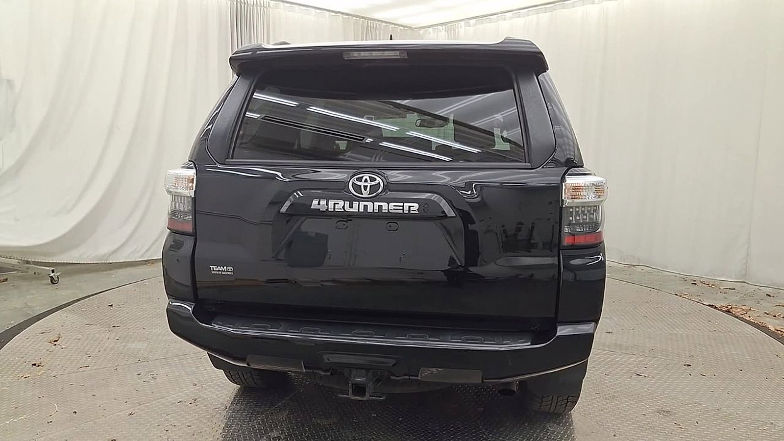 Certified 2022 Toyota 4Runner SR5 Premium image 2