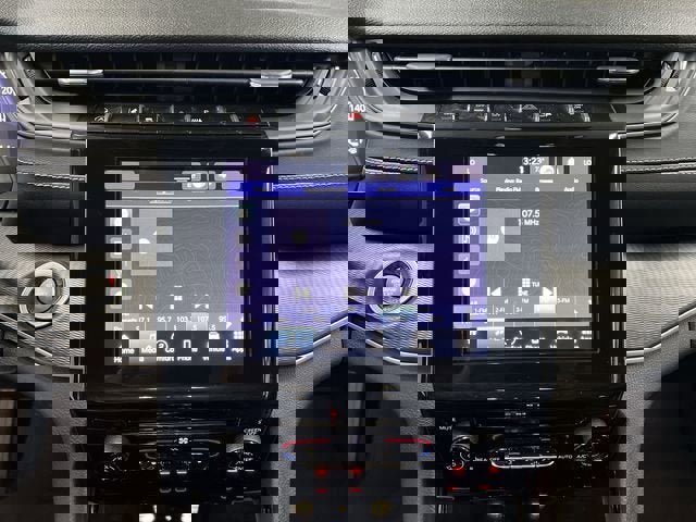 Used 2023 Jeep Grand Cherokee Laredo image 13