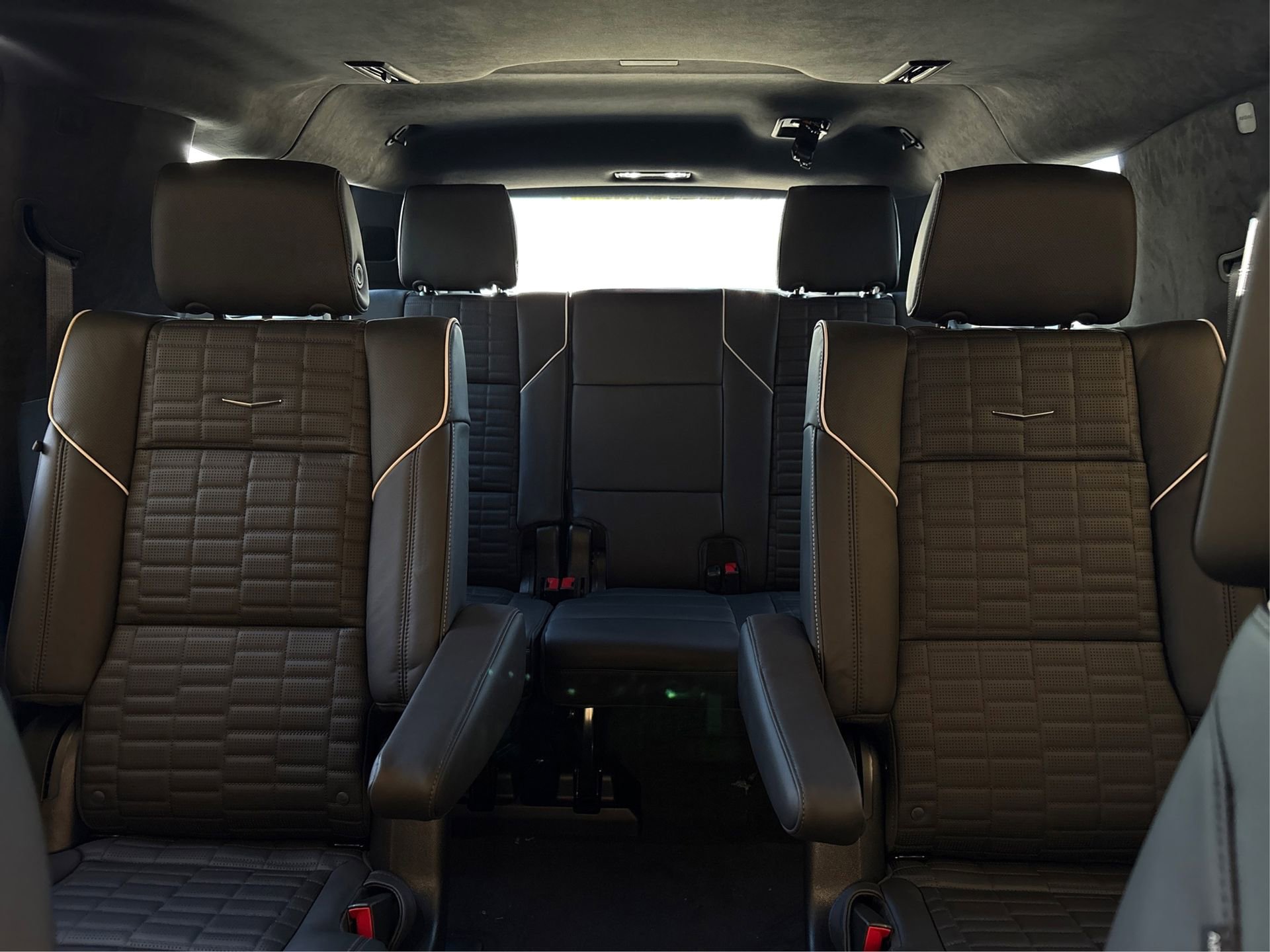 New 2026 Cadillac Escalade ESV Platinum Sport w/ LPO, ONYX Package image 17