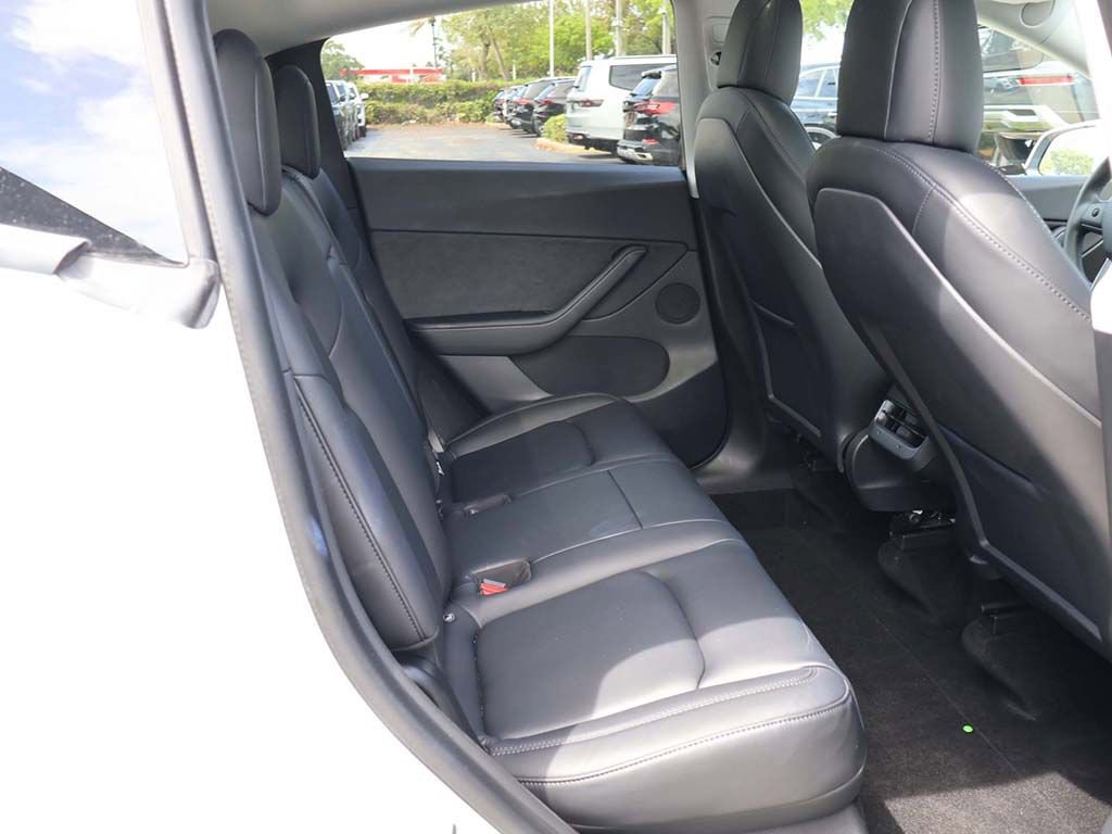 Used 2021 Tesla Model Y Long Range image 47