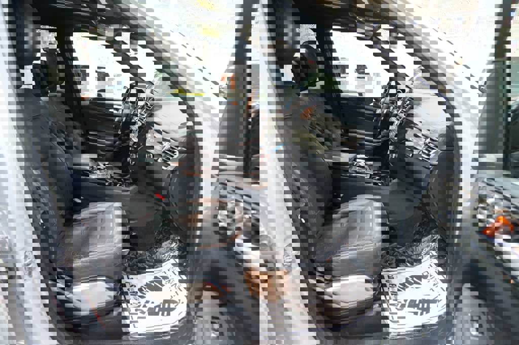 Used 2018 Mercedes-Benz GLS 550 4MATIC w/ Driver Assistance Package image 37