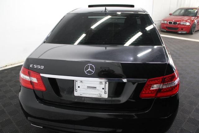 Used 2010 Mercedes-Benz E 550 Sedan w/ Premium 1 Pkg image 6