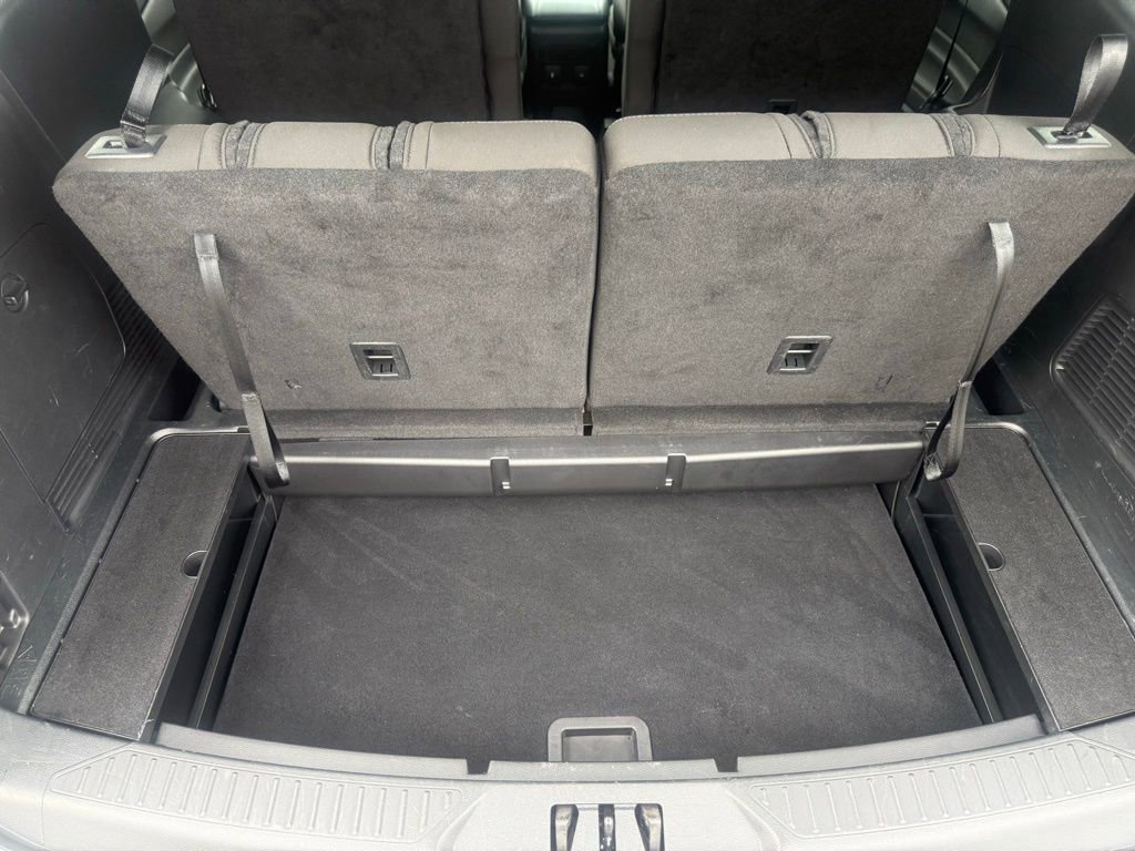 Used 2024 Ford Explorer XLT AWD/4WD image 43