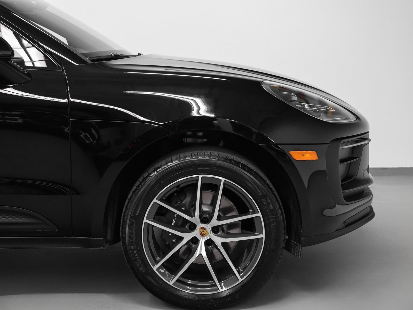 Certified 2026 Porsche Macan AWD/4WD image 15