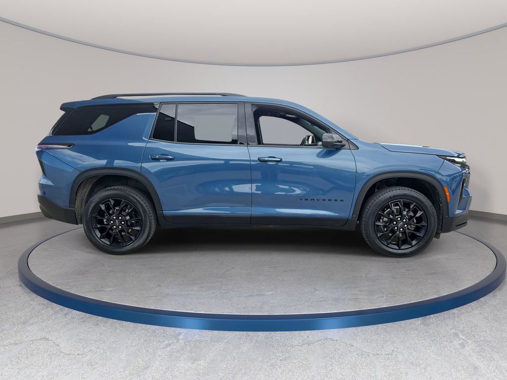 Used 2024 Chevrolet Traverse LT w/ Midnight/Sport Edition FWD image 5