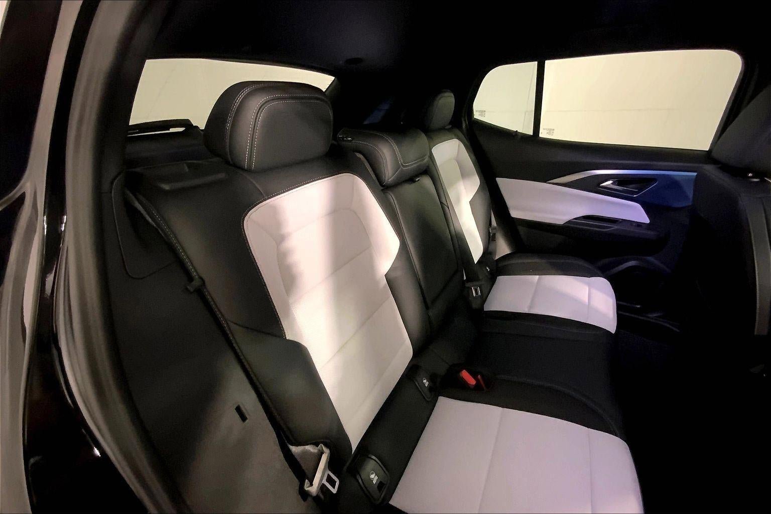 Used 2025 Chevrolet Equinox EV LT FWD image 23