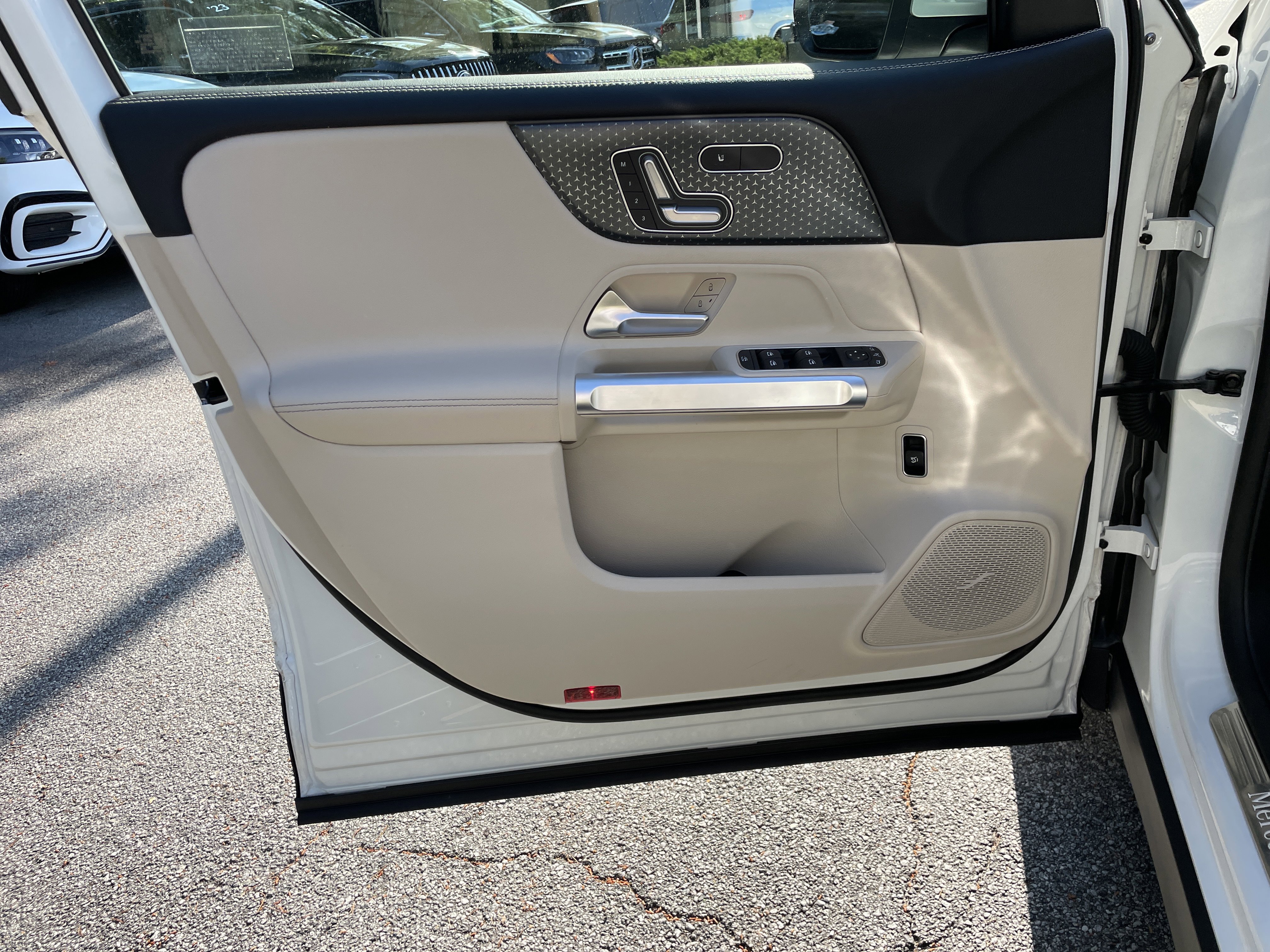 Certified 2025 Mercedes-Benz GLB 250 image 17