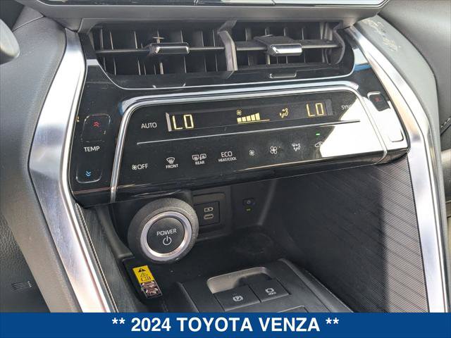 Used 2024 Toyota Venza Limited AWD/4WD image 17