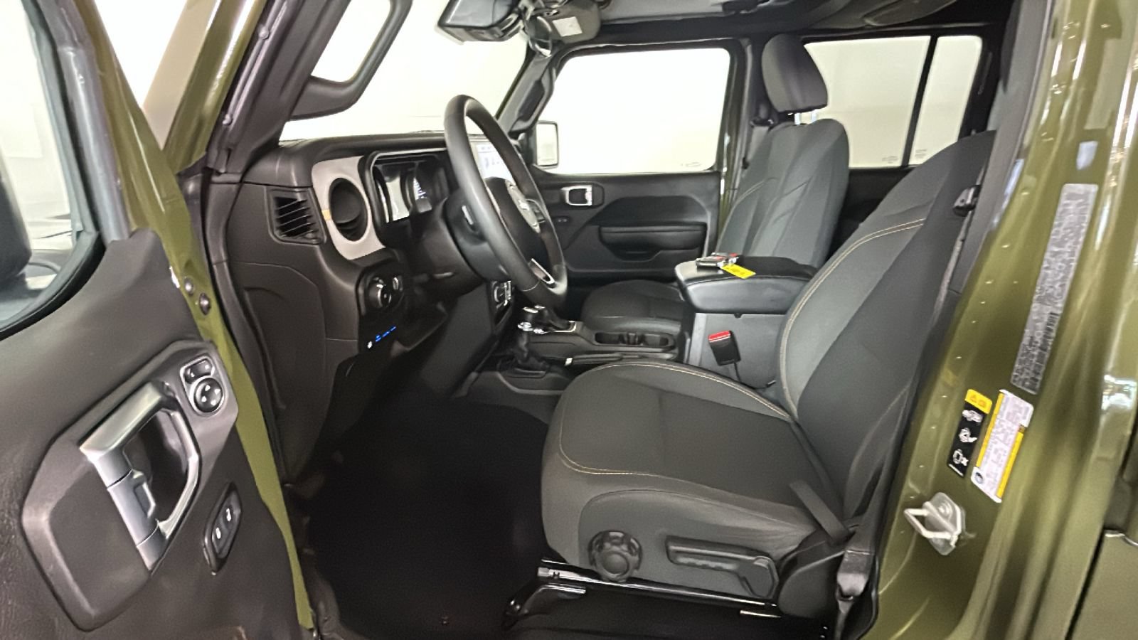Used 2024 Jeep Wrangler Unlimited w/ Convenience Group AWD/4WD image 13