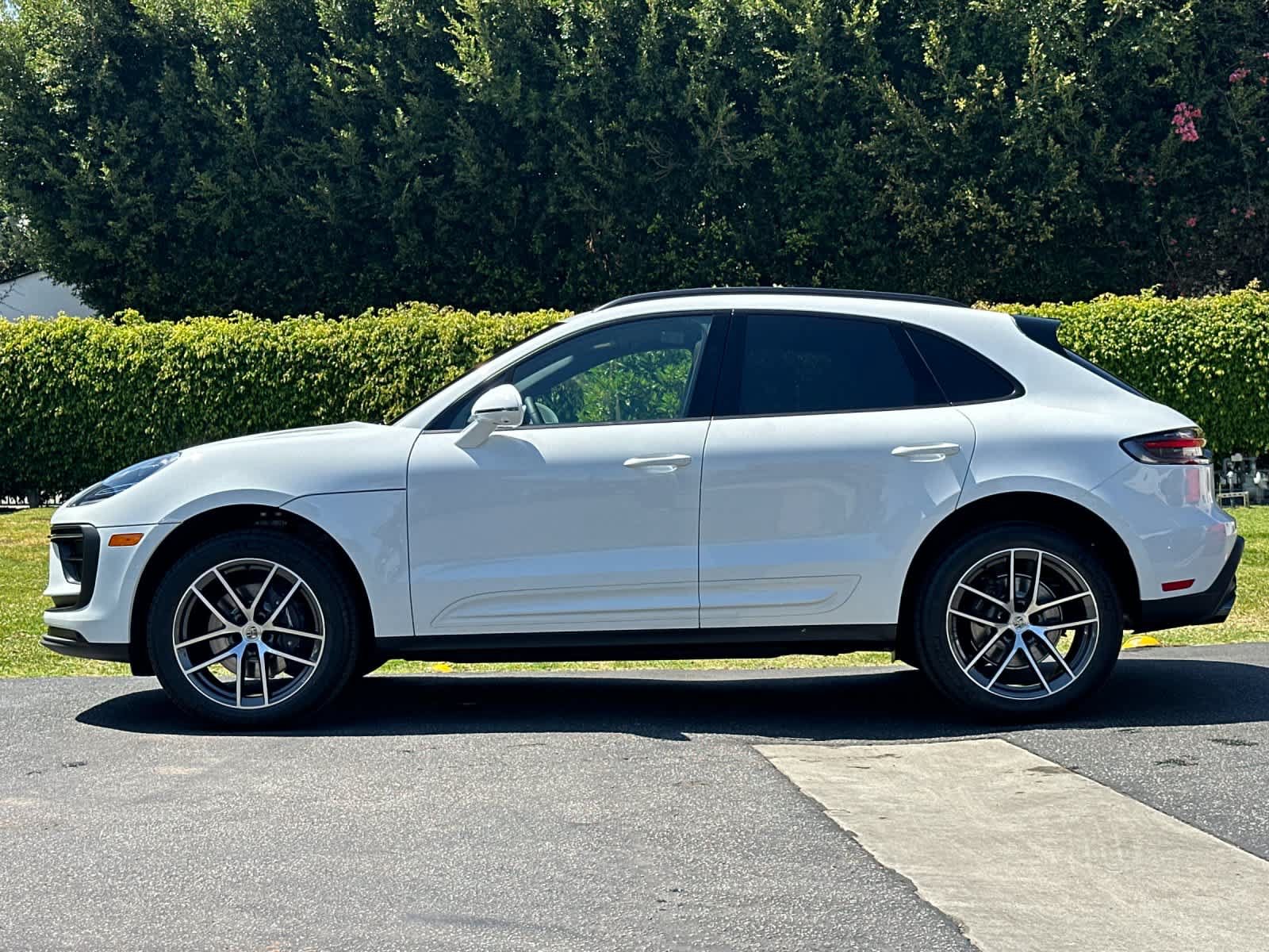 New 2026 Porsche Macan AWD/4WD image 2