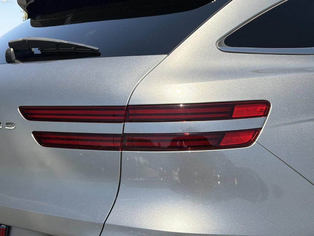 Used 2023 Genesis Electrified GV70 AWD/4WD image 7