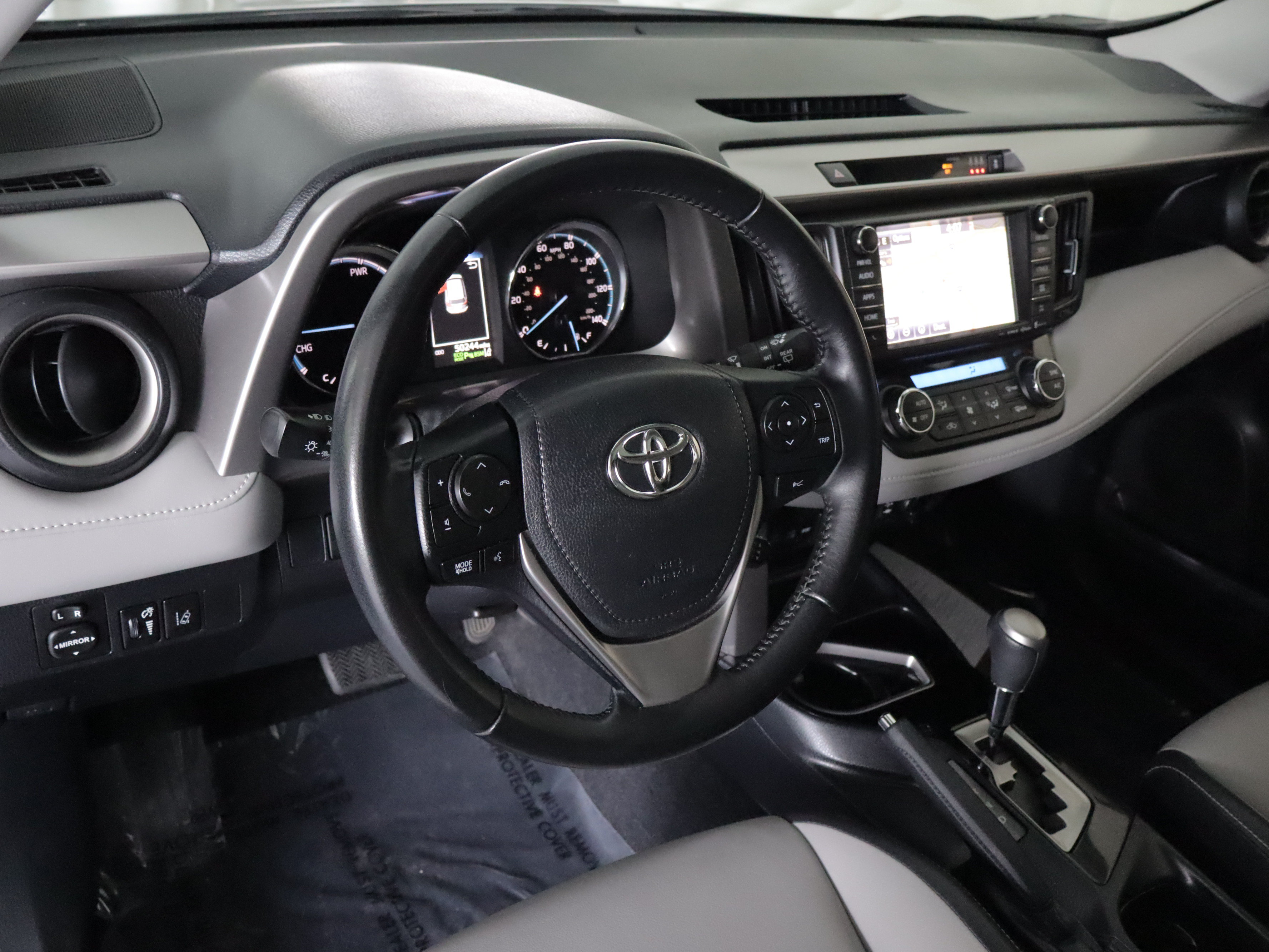 Used 2018 Toyota RAV4 Limited AWD/4WD image 12