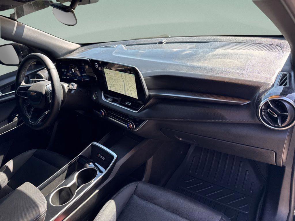 Used 2025 Chevrolet Equinox LT w/ Convenience Package II image 32
