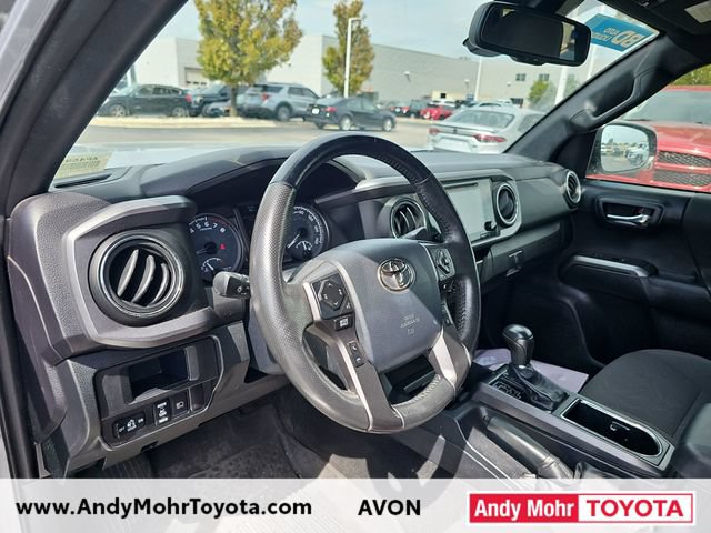 Used 2018 Toyota Tacoma TRD Off-Road AWD/4WD image 9