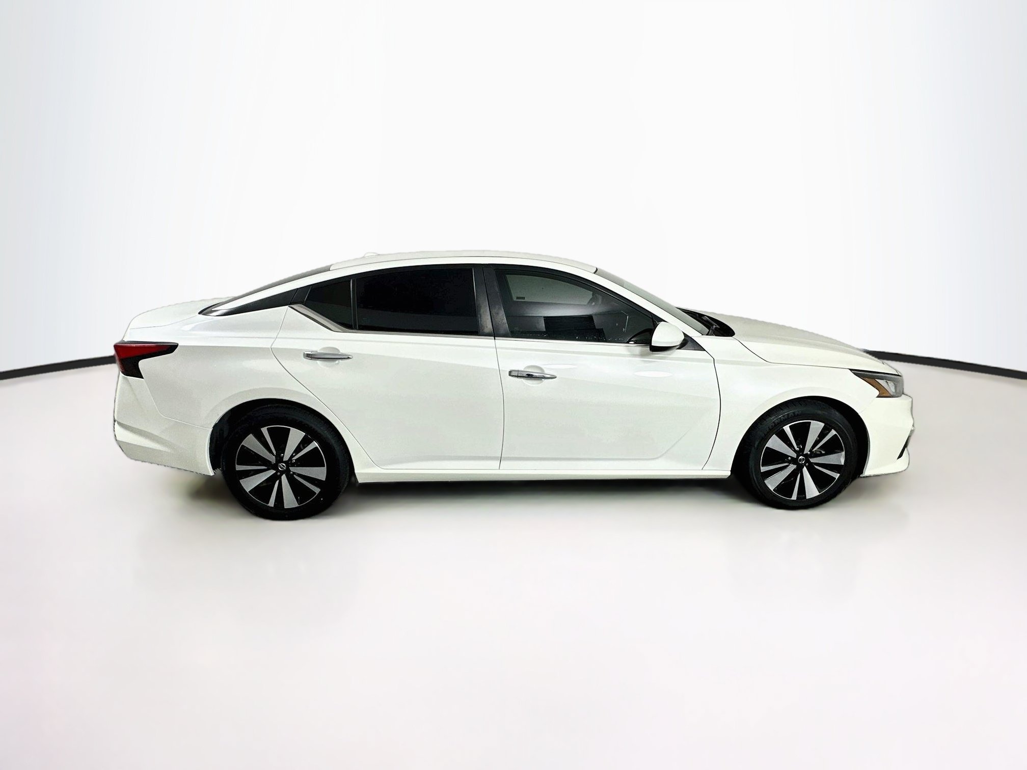 Used 2021 Nissan Altima 2.5 SV FWD image 10