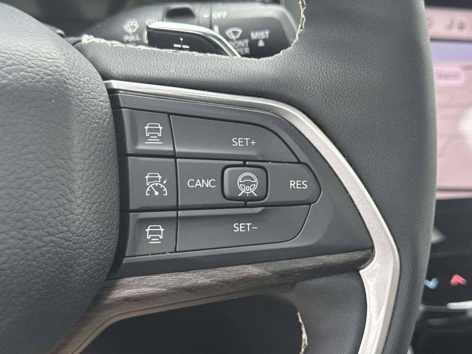 Used 2026 Jeep Grand Cherokee Limited w/ Limited Altitude Package AWD/4WD image 21