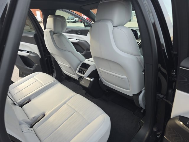 Certified 2024 Cadillac Lyriq Luxury image 11