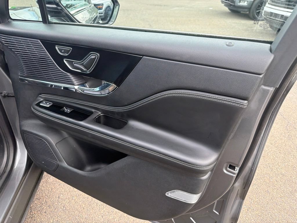 Used 2021 Lincoln Corsair AWD w/ Equipment Group 101A image 15