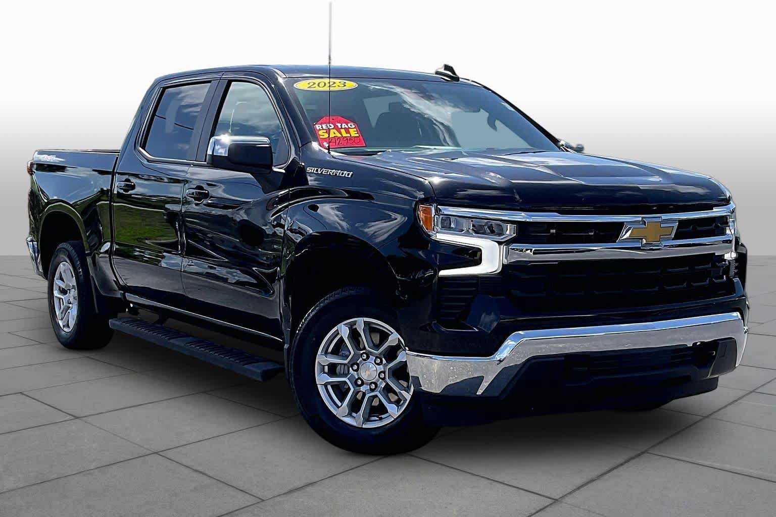 Used 2023 Chevrolet Silverado 1500 LT AWD/4WD image 3