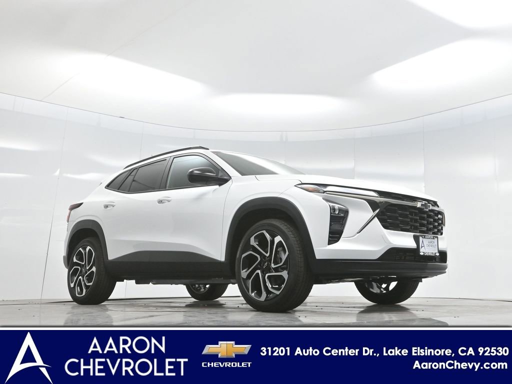 New 2026 Chevrolet Trax RS w/ Sunroof Package FWD image 2