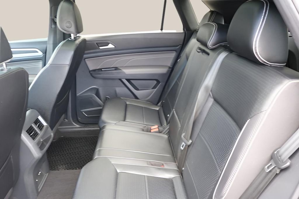 Used 2021 Volkswagen Atlas Cross Sport SEL FWD image 16