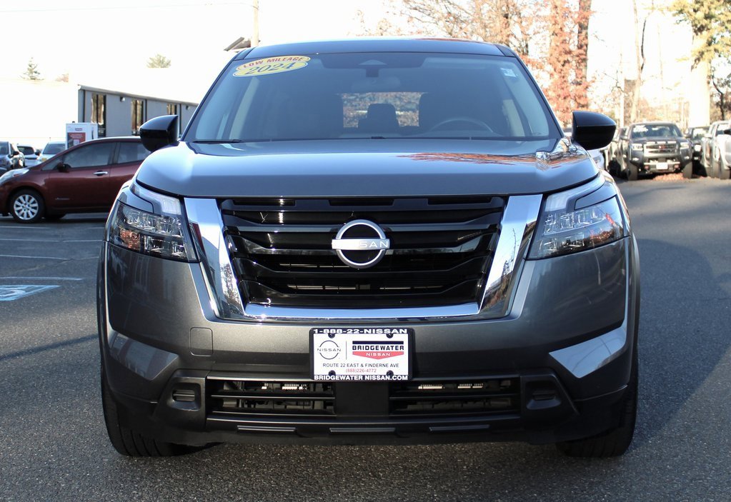 Certified 2024 Nissan Pathfinder S image 2