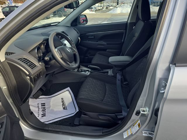 Used 2025 Mitsubishi Outlander Sport ES AWD/4WD image 13