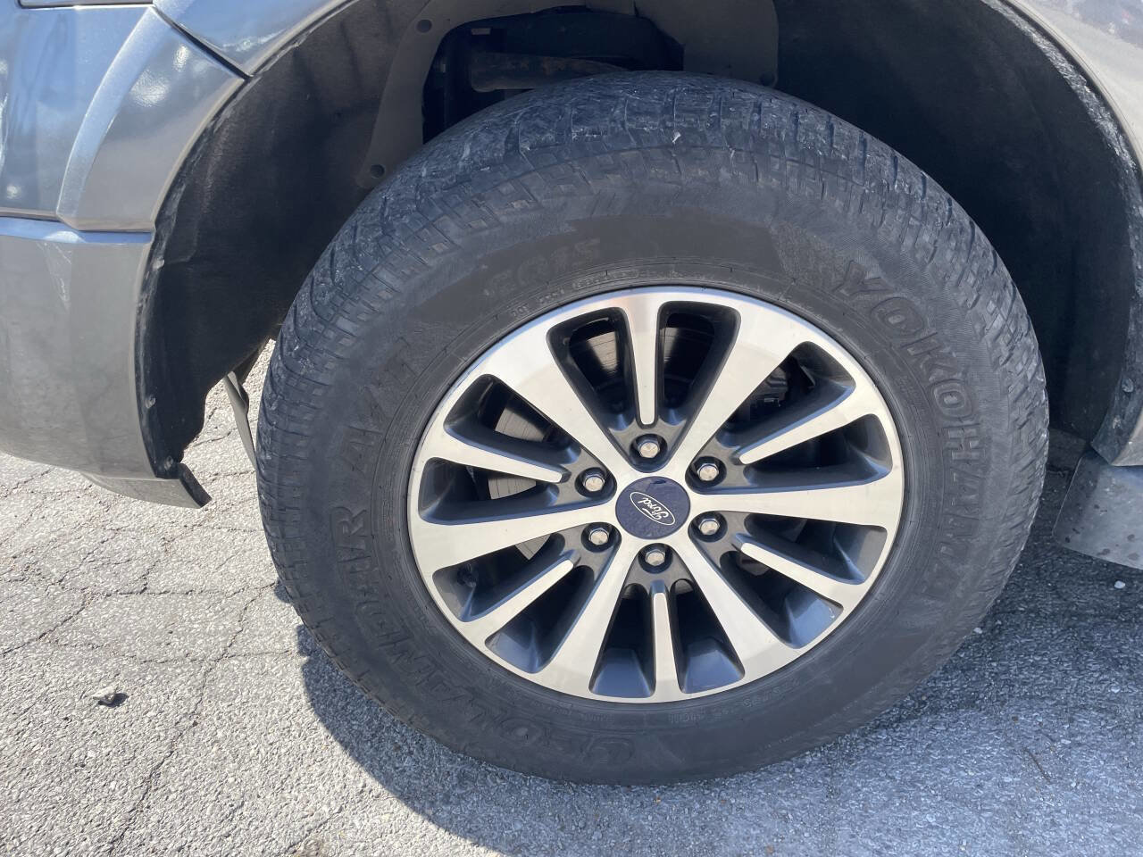 Used 2015 Ford Expedition XLT w/ Equipment Group 201A AWD/4WD image 17