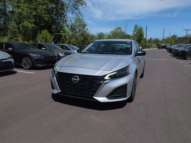 Used 2024 Nissan Altima 2.5 SV FWD image 9