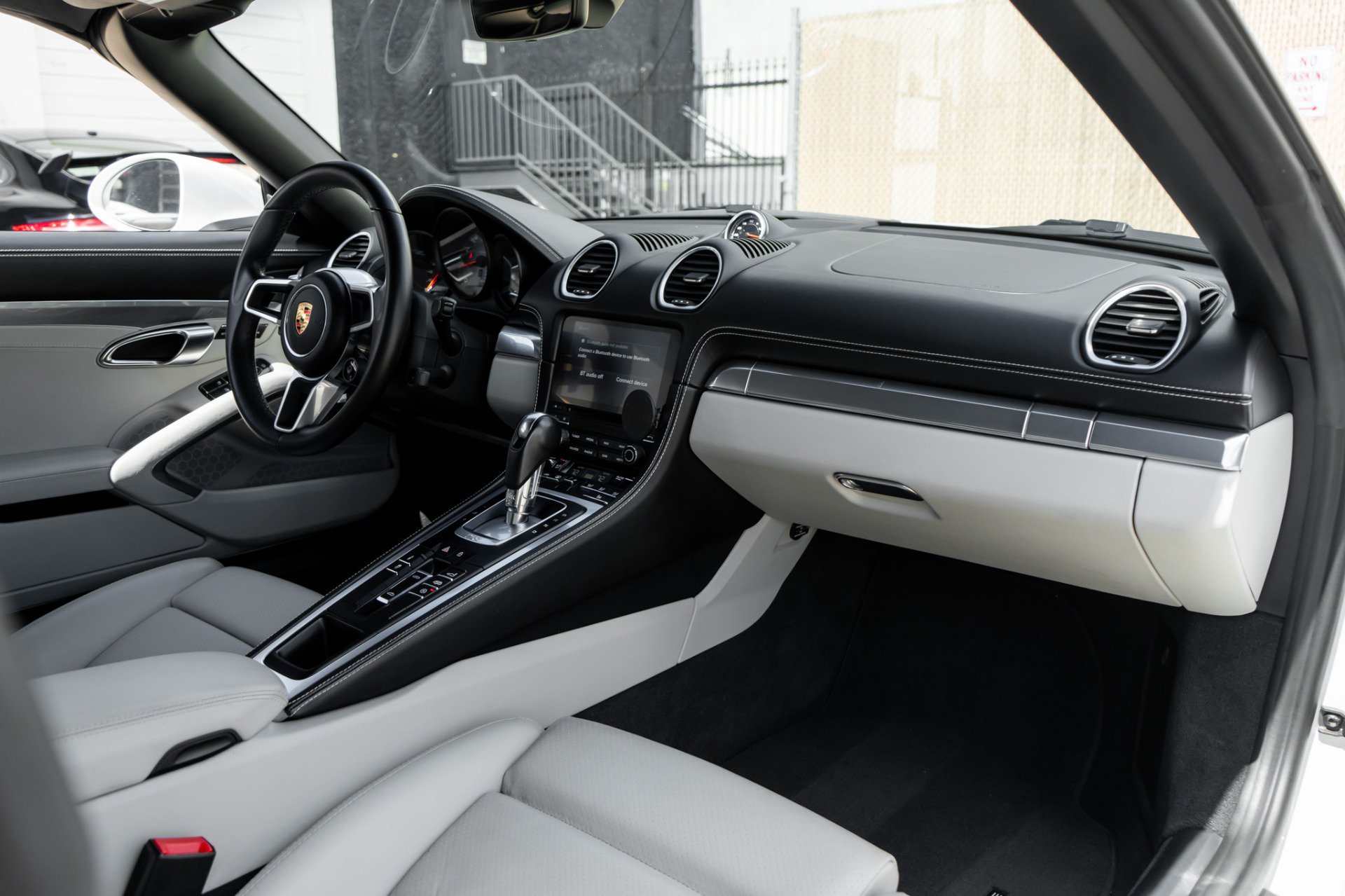 Used 2023 Porsche 718 Boxster S RWD image 18