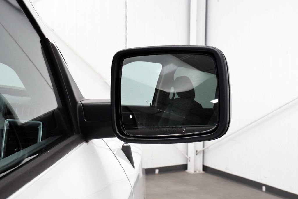 Used 2019 RAM 1500 Classic SLT AWD/4WD image 36