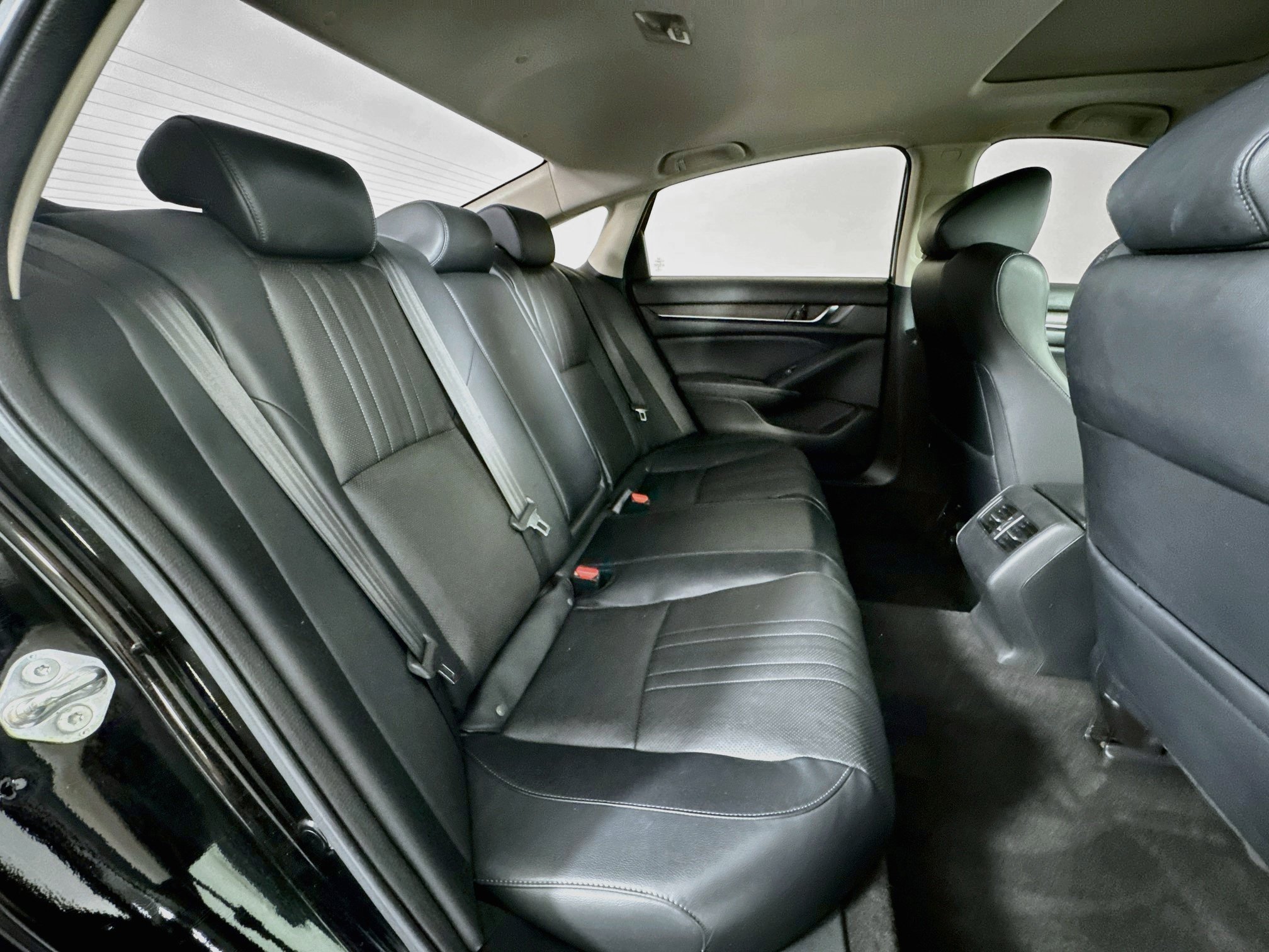 Certified 2018 Honda Accord EX-L image 27