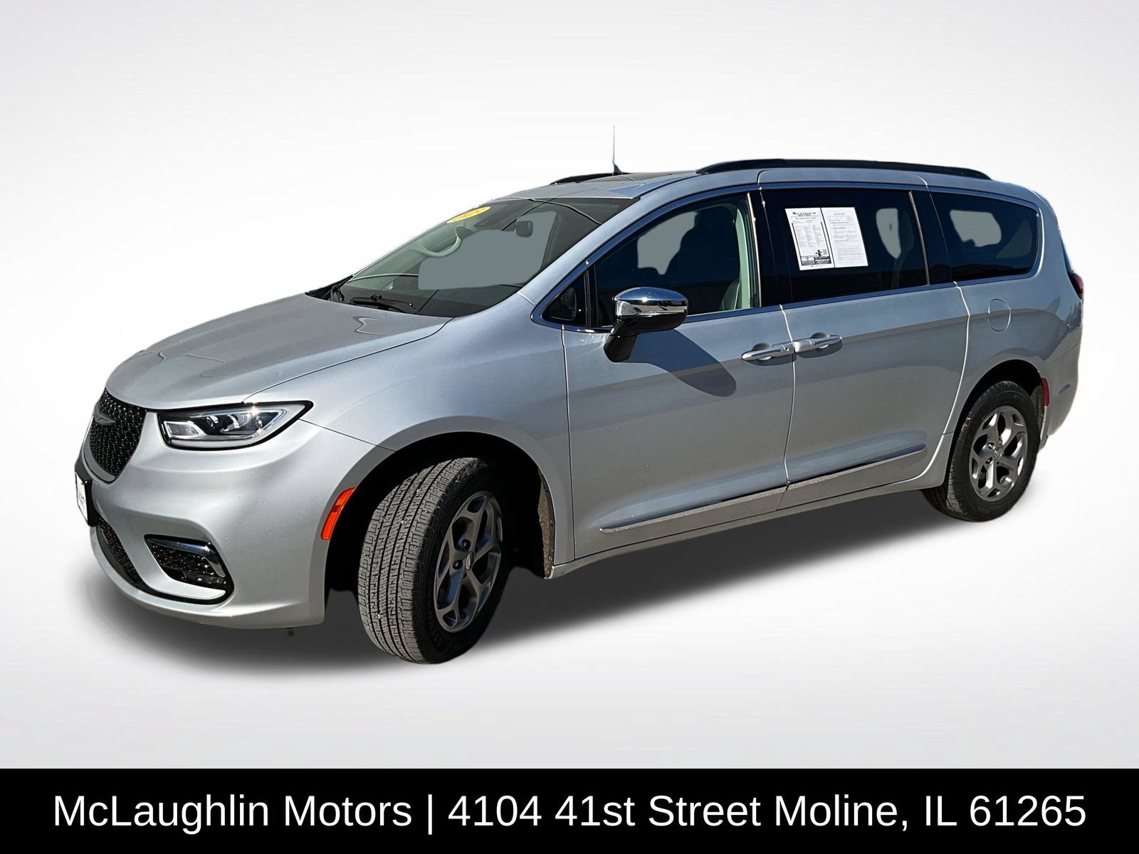 Used 2023 Chrysler Pacifica Limited AWD/4WD image 1