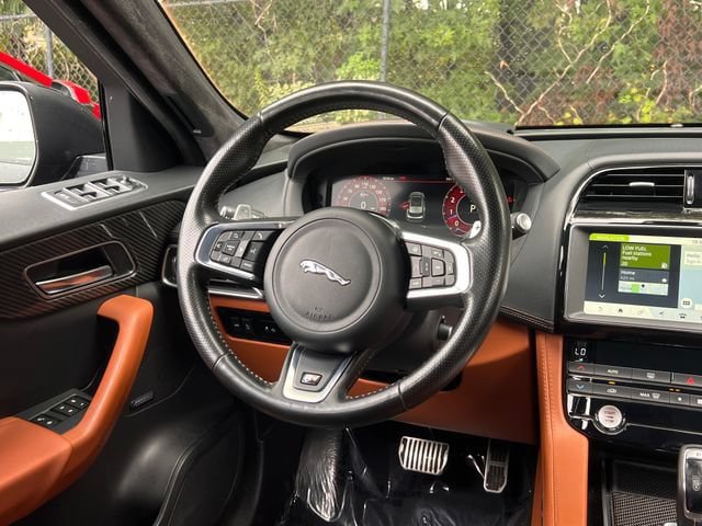 Used 2020 Jaguar F-PACE SVR AWD/4WD image 18