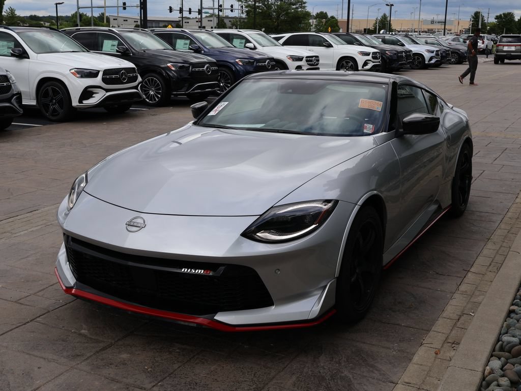 Used 2025 Nissan Z NISMO w/ Floor Mat Package RWD image 5