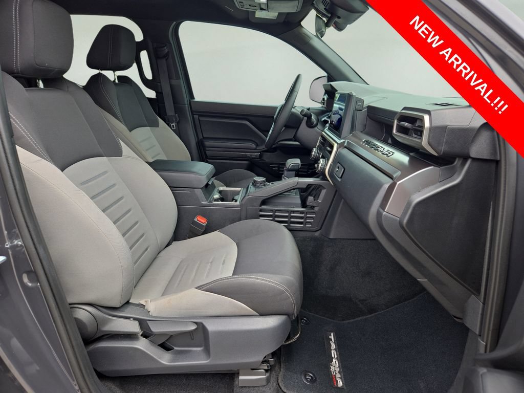 Used 2025 Toyota Tacoma TRD Sport AWD/4WD image 27