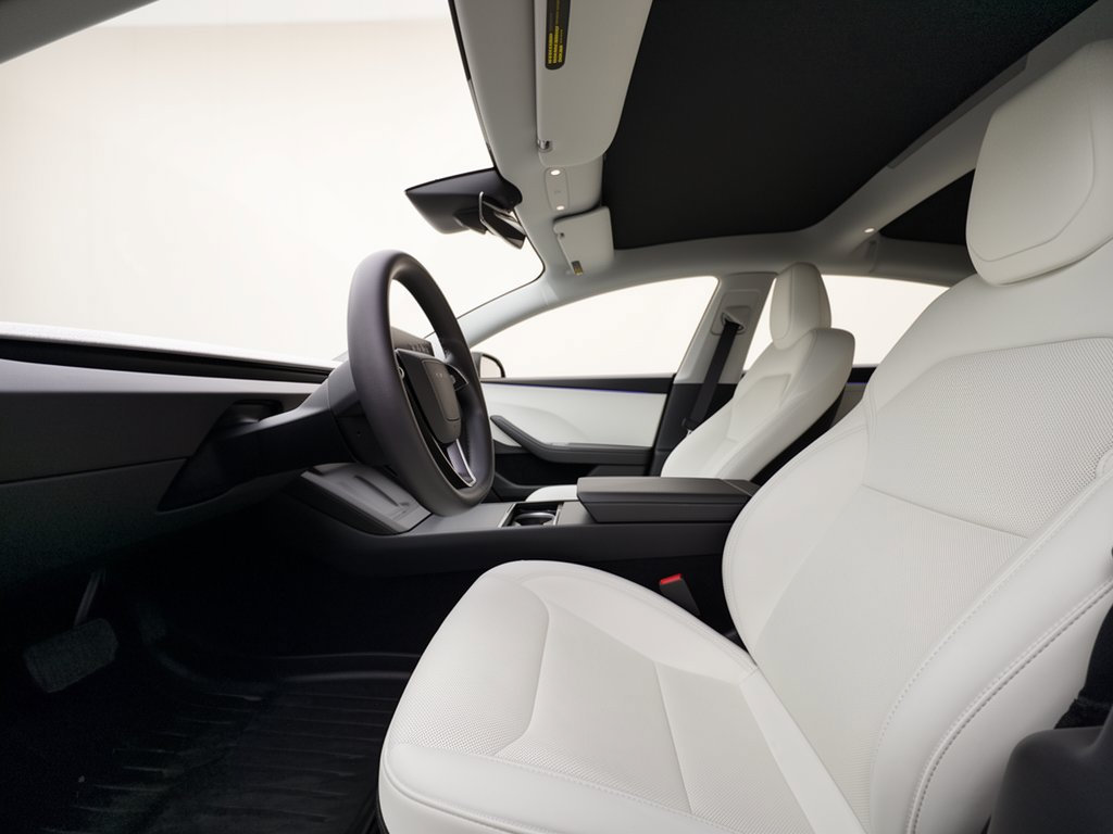Used 2025 Tesla Model 3 Long Range RWD image 5