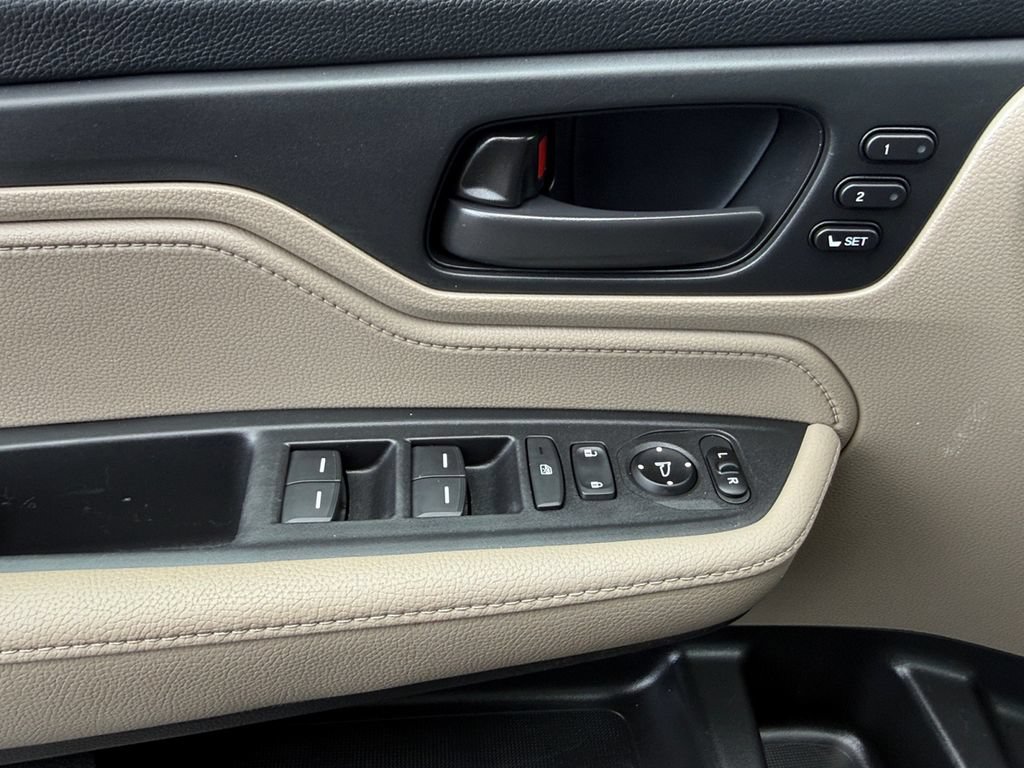 Used 2019 Honda Odyssey EX-L image 11