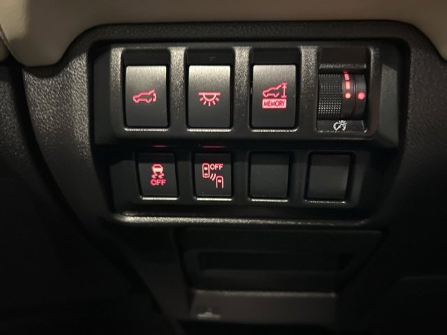 Used 2022 Subaru Ascent Limited w/ Technology Package image 17