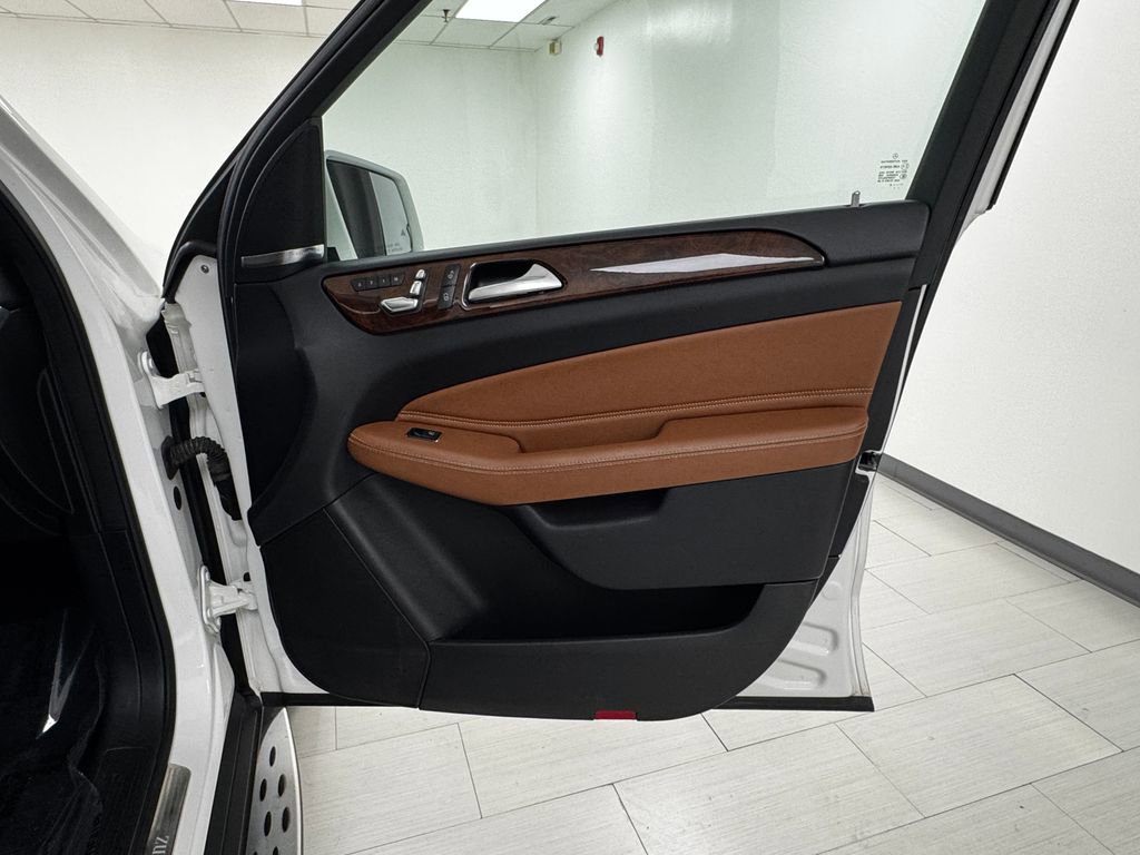 Used 2018 Mercedes-Benz GLS 450 4MATIC image 13