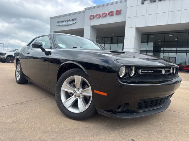Used 2023 Dodge Challenger SXT RWD image 7