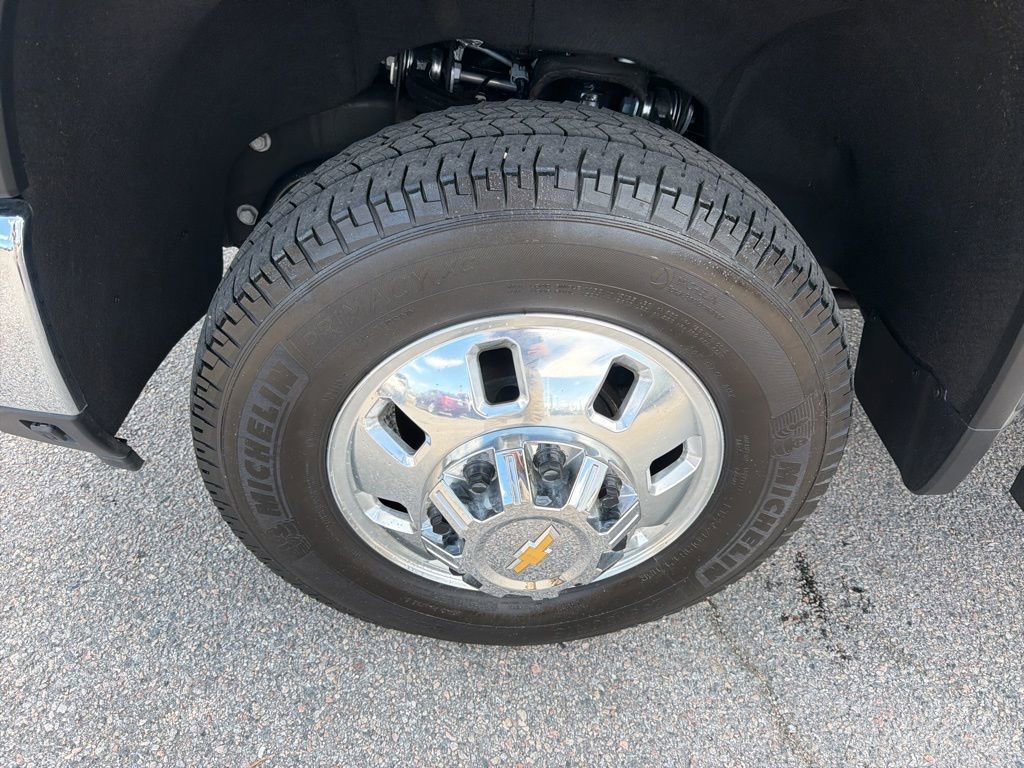 Used 2024 Chevrolet Silverado 3500 LTZ w/ LTZ Plus Package image 10
