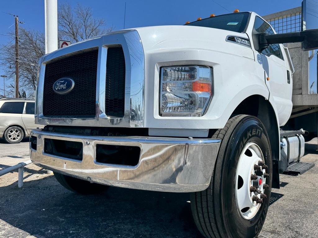 Used 2021 Ford F750 2WD Regular Cab Super Duty image 5