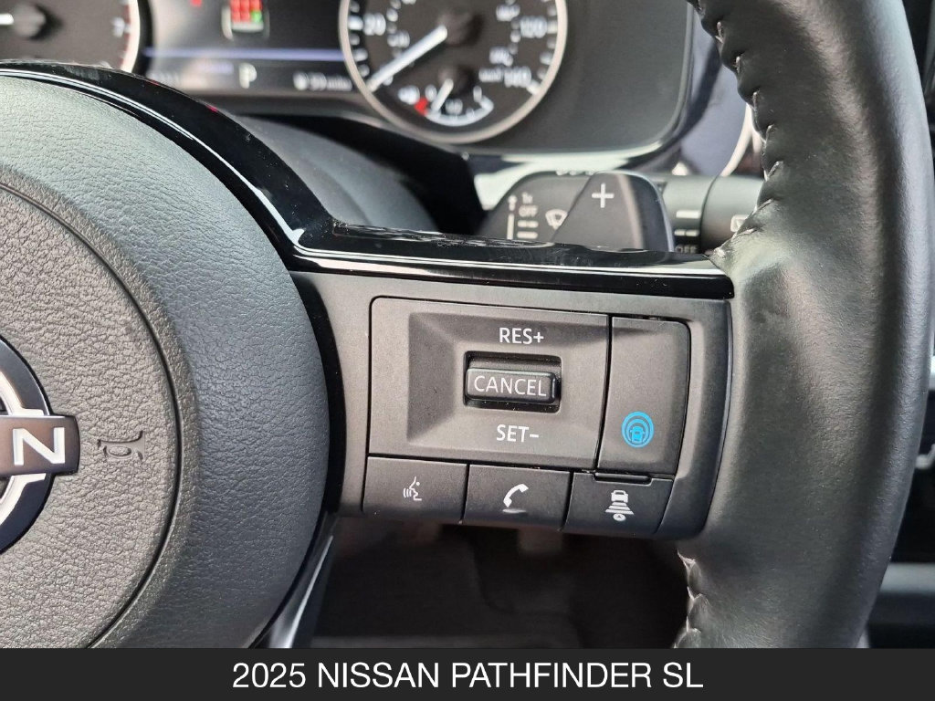Certified 2025 Nissan Pathfinder SL FWD image 18