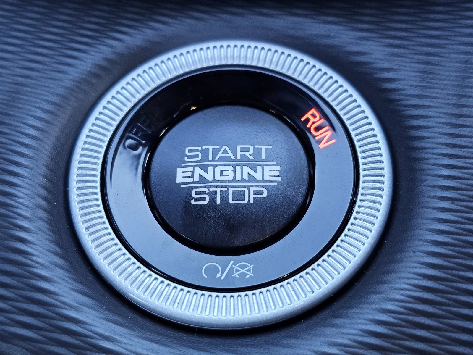 New 2025 Jeep Grand Cherokee L Laredo image 14