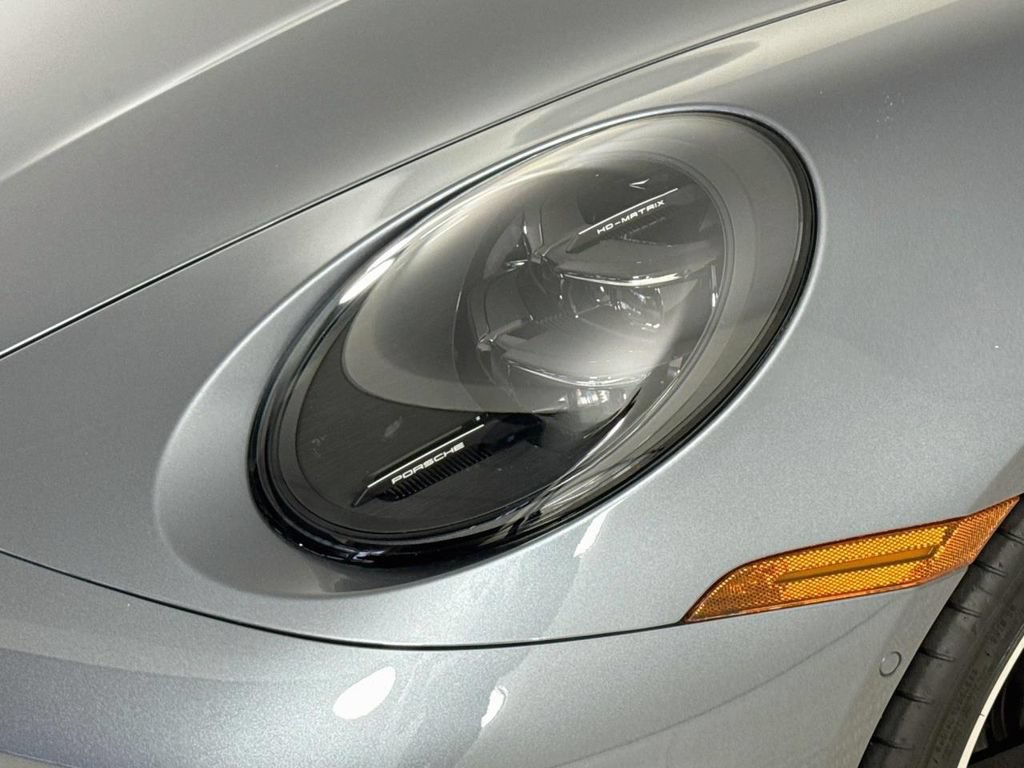 Certified 2025 Porsche 911 Carrera RWD image 28